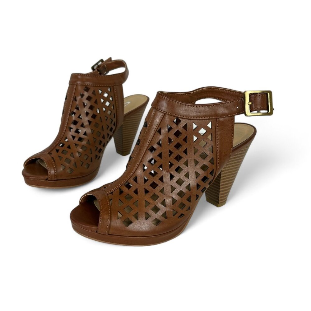 CL BY LAUNDRY Womens Ankle Buckle Sandal Size 7.5M Brown Faux Leather Perforated